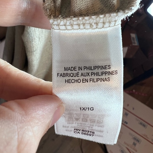 Lucky Brand Linen Blend Bandanna Print Tee - Picture 6 of 8